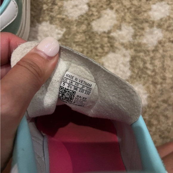 Adidas Women's Gazelle Aqua and Pink Sneakers Size 5 - Picture 9 of 9